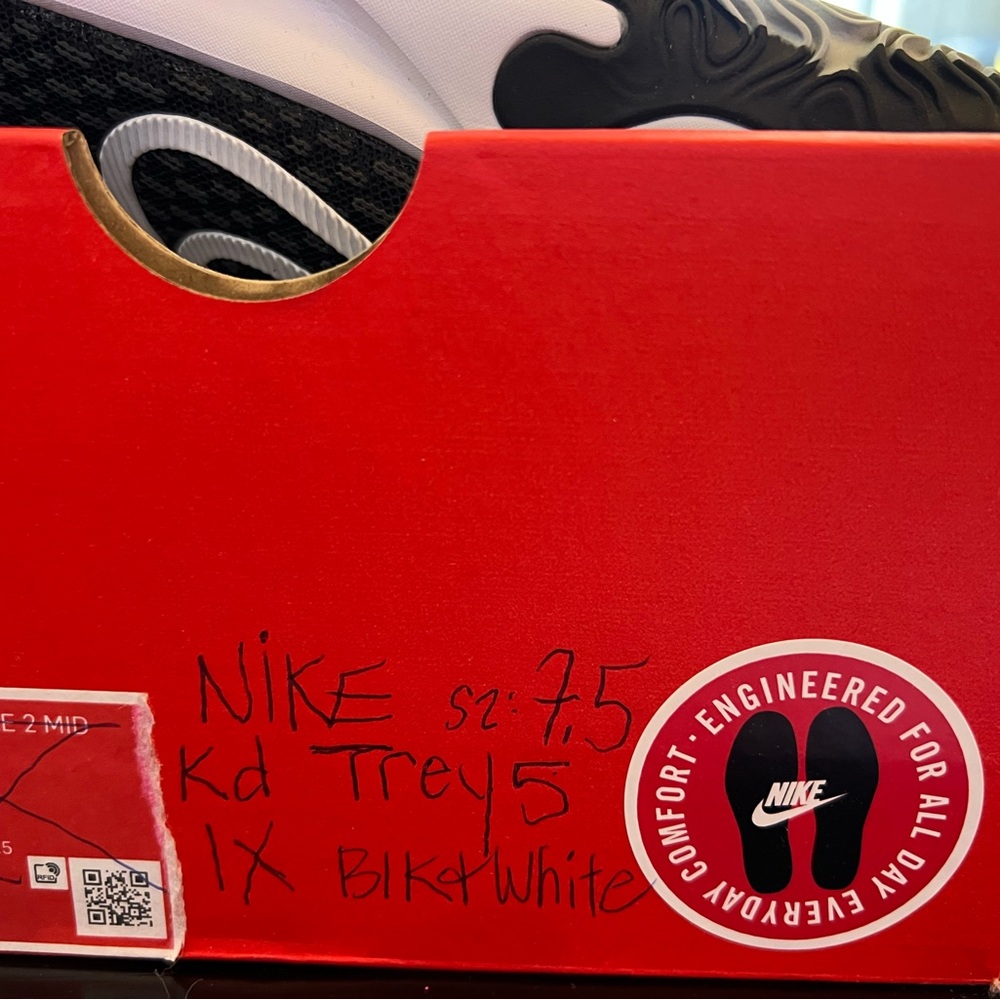 Nike Black and White Athletic Sneakers - Picture 3 of 7